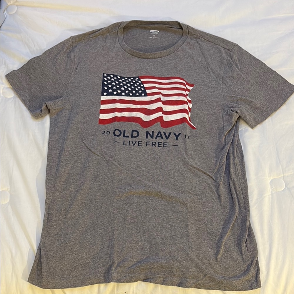 Old Navy Gray Short Sleeve Tee with American Flag Design